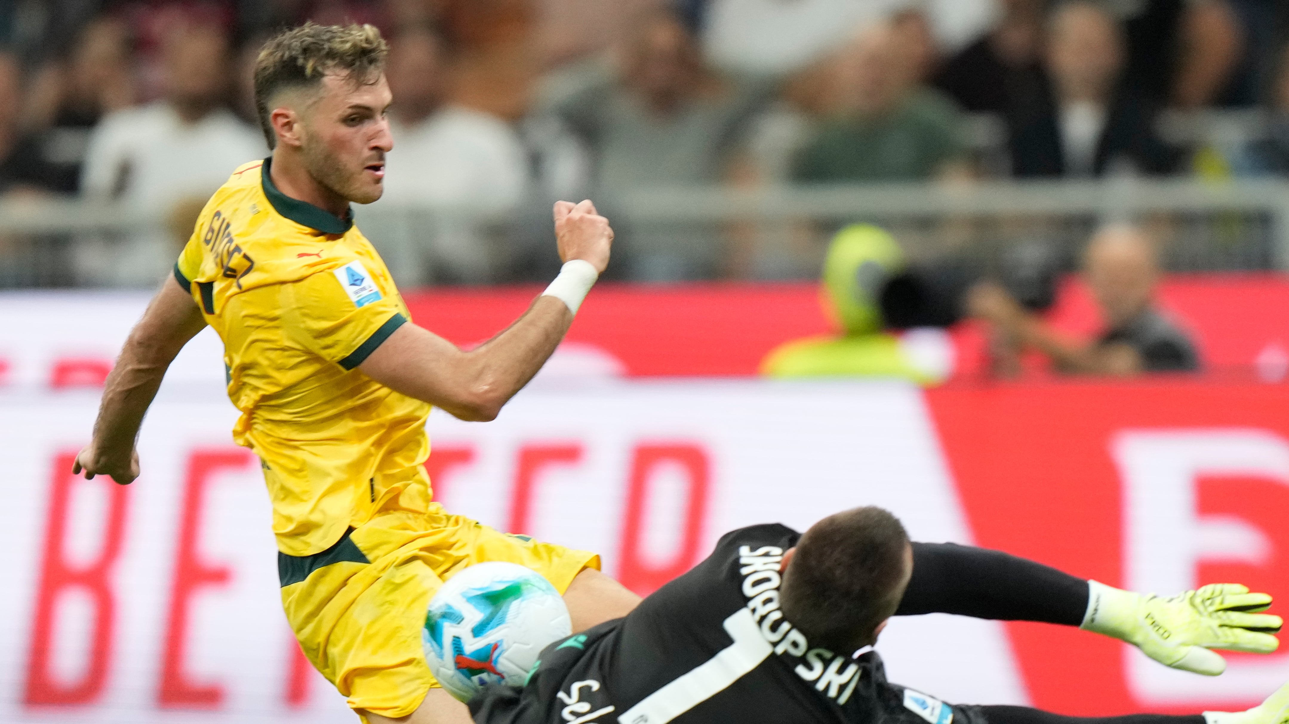 ¿Cuándo juega Santiago Giménez con AC Milan?: Hora y canal para ver el partido de la Serie A