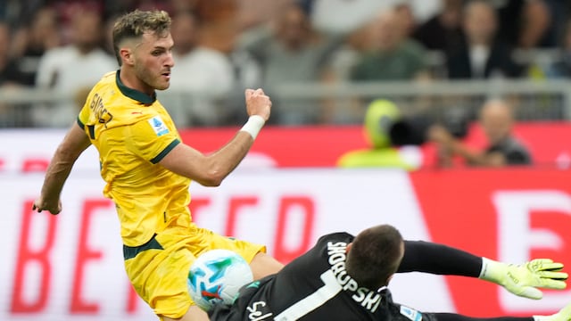 ¿Cuándo juega Santiago Giménez con AC Milan?: Hora y canal para ver el partido de la Serie A