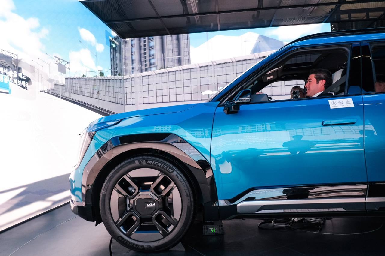 Samuel García concreta expansión de planta KIA en Nuevo León