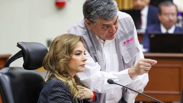 Carla Astrid Humphrey, y Uuc-kib Espadas, consejeros electorales del Instituto Nacional Electoral