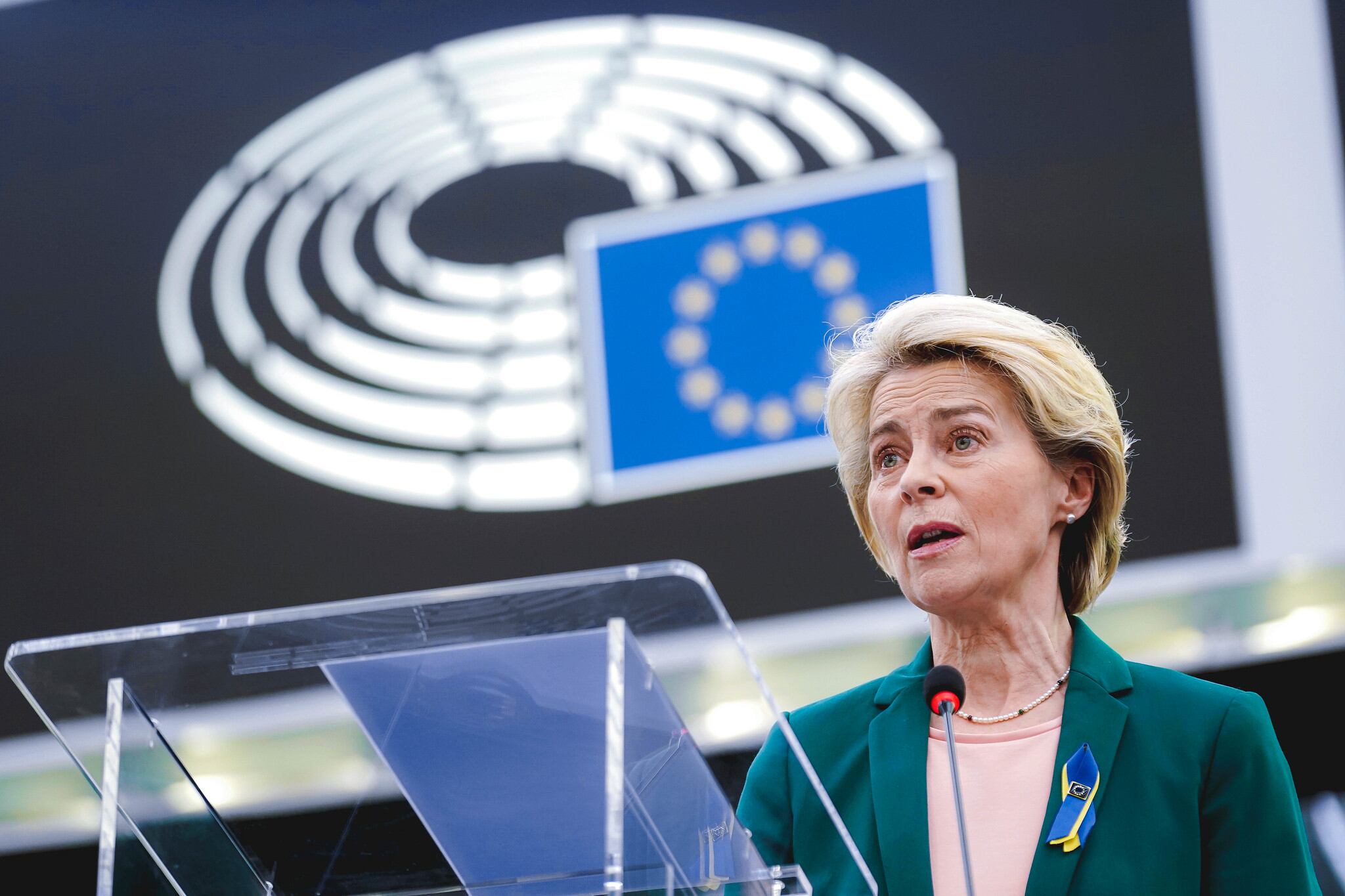 Ursula von Der Leyen enfrenta severa neumonía