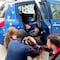 Perro se reúne con sus dueños tras 6 años; alguien lo encontró en la calle