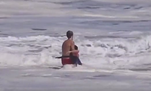 Trump invitará a la Casa Blanca a joven que rescató a un niño del mar en California