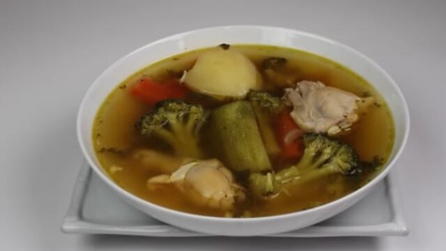 Caldo de pollo