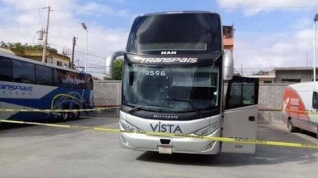 Autobús donde viajaban 22 presuntos migrantes