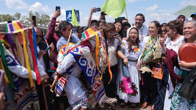 Claudia Sheinbaum quién aspira a ser la candidata a la Presidencia de la República se reunió está tarde con mujeres en el municipio de Cherán