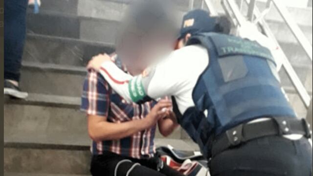 El joven fue atendido por policías.