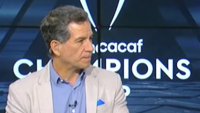 Javier Alarcón y Hugo Sánchez, durante el programa Futbol Picante.