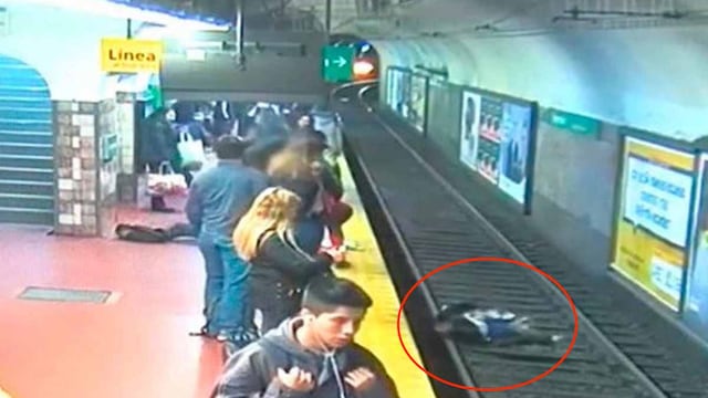 Mujer cae a las vías del Metro y el conductor logra frenar a tiempo.