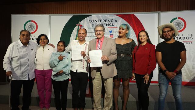 Diputados de Morena presentan denuncia de juicio político contra ministros de la SCJN