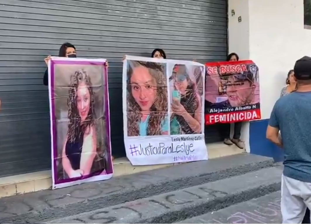 Familiares de Lesly Martínez bloquean accesos de la Fiscalía de la CDMX