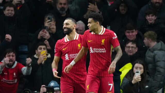 Mohamed Salah y Luis Díaz con Liverpool en la Premier League.