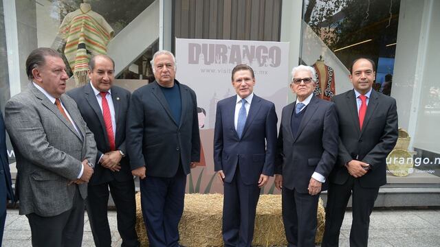 El gobernador de Durango José Rosas Aispuro Torres y el secretario de Turismo Miguel Torruco Marqués inauguraron la muestra “Durango en Punto México”.