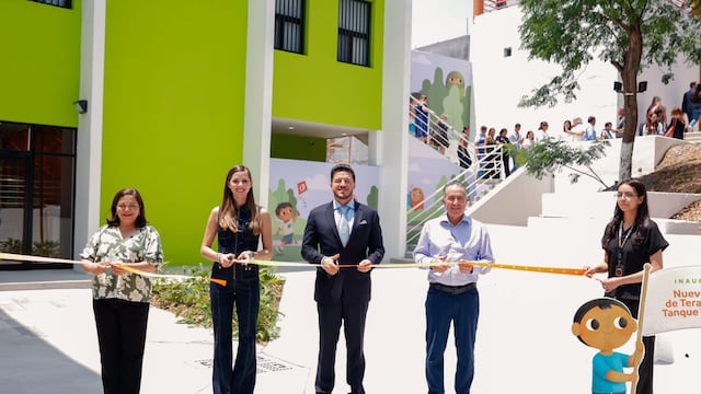 Samuel García y Mariana Rodríguez inauguran el nuevo edificio Capullos con nuevas áreas de rehabilitación.