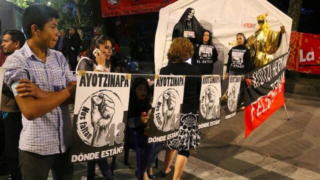 Protesta por los 43 desaparecidos de Ayotzinapa.