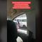 VIDEO: Combi sin placas no quiso bajar a joven en Ecatepec; ciudadanos la ayudan