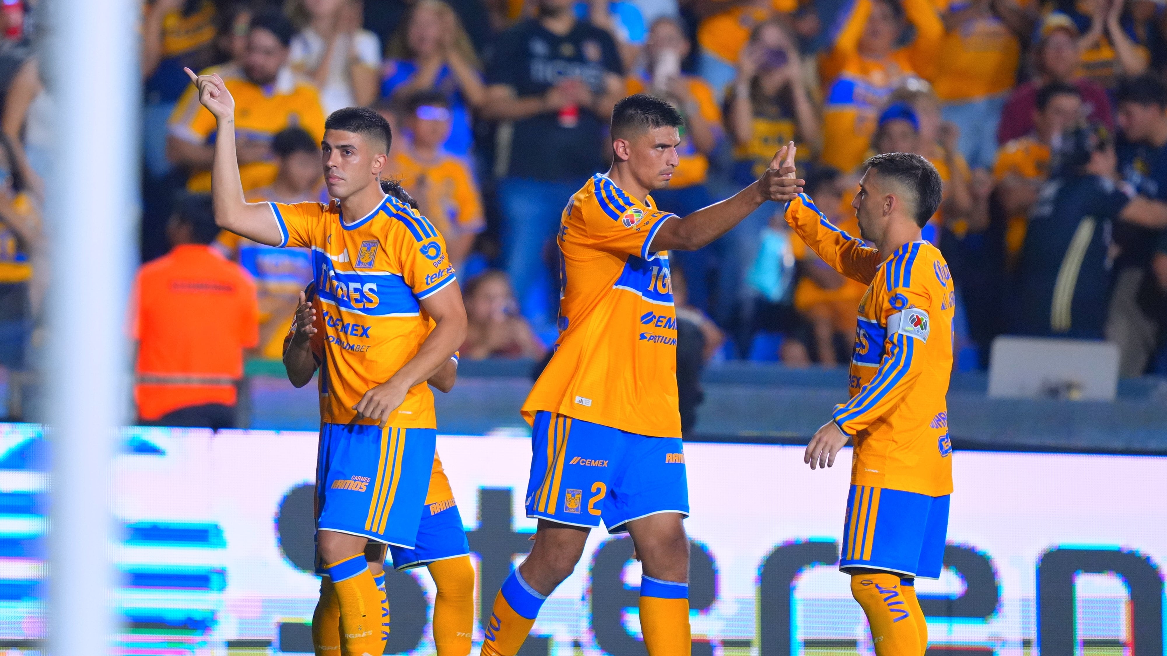 Tigres gana por la mínima a Puebla en el Estadio Universitario