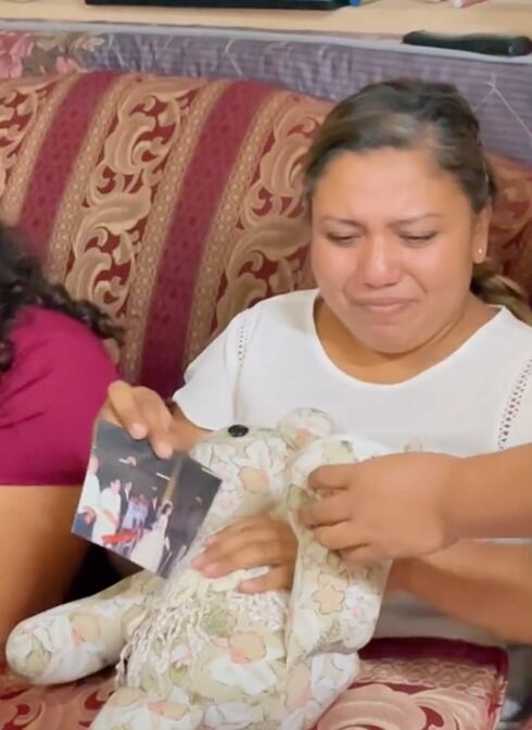Reciben osito con ropa de la abuelita muerta