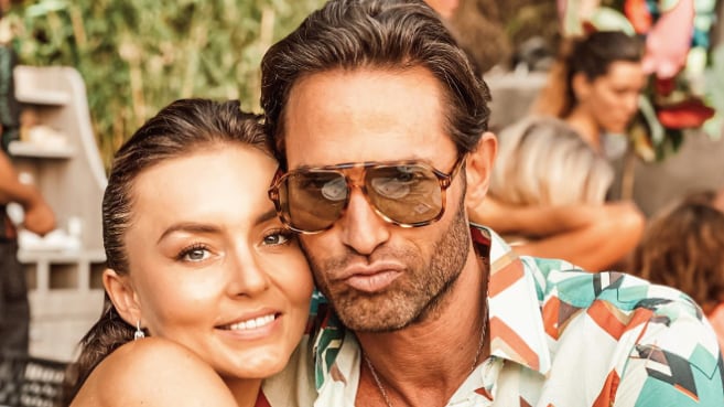 Angelique Boyer reacciona a mentira sobre su embarazo con romántica foto de Sebastián Rulli