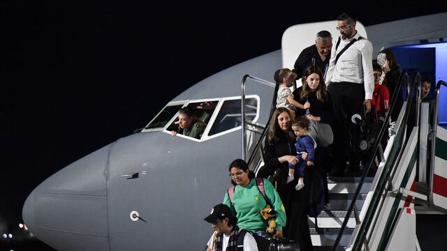 Mexicanos regresan a México desde Israel