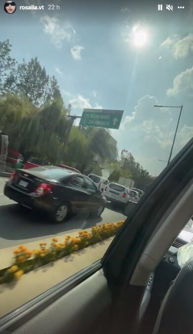 Rosalía recorriendo las calles de CDMX