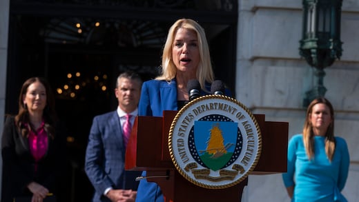 Pam Bondi niega la existencia de una lista de clientes de Jeffrey Epstein