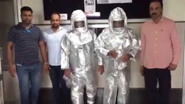 Fingen trabajar en la NASA.