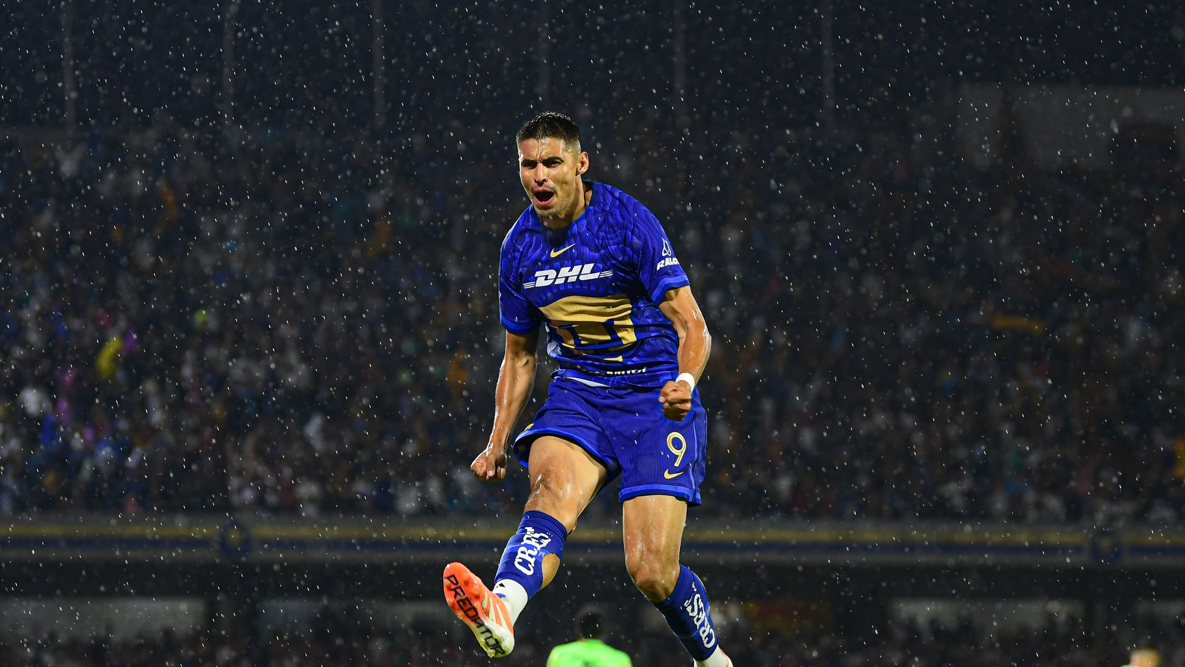 Pumas logra remontada épica ante FC Juárez y se mantiene en la cima de la Liga MX