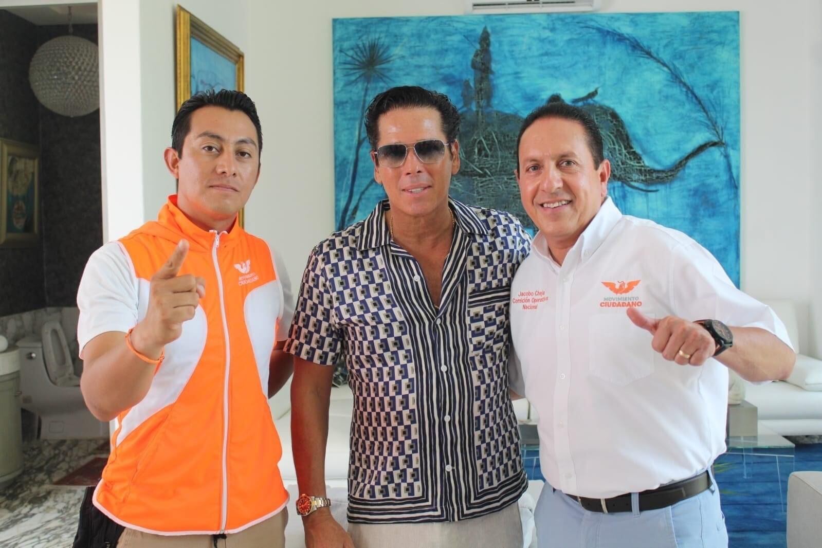 Roberto Palazuelos junto con Jacobo Cheja el comisionado de la  Operativa Nacional de Movimiento Ciudadano/Jacobo Chejena