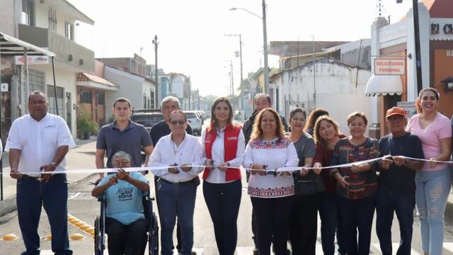 Margarita Moreno González, presidenta municipal de Colima entrega obras públicas con impacto social