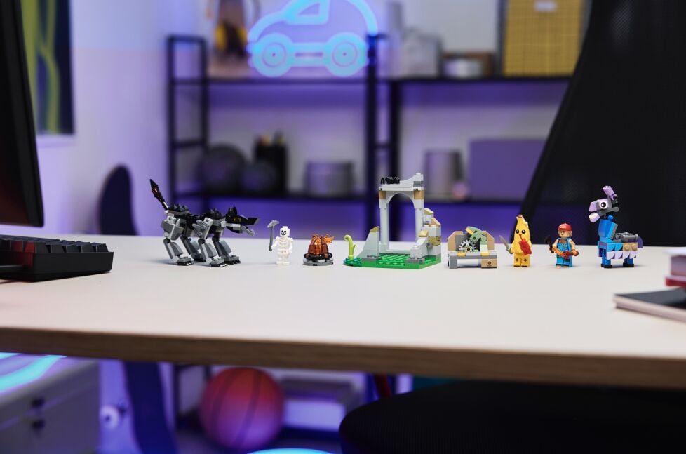 LEGO Fortnite Campamento de Bananín y Bujía