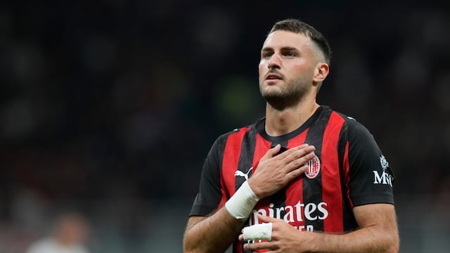 Massimiliano Allegri colocó a Santiago Giménez por encima de una leyenda italiana