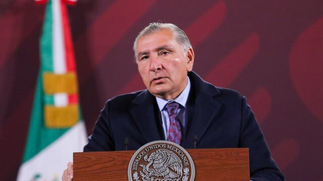 Adán Augusto López, secretario de Gobernación, habló sobre el caso de la ministra Yasmín Esquivel, y señaló que la SEP no tiene capacidad de resolver en el caso del supuesto plagio de la tesis de la ministra