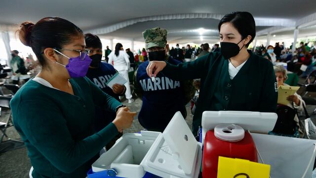 Continúa vacunación en CDMX