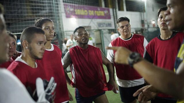 Hombres trans futbol soccer