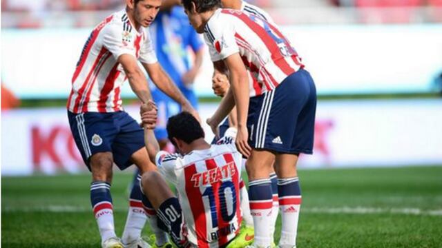 VIDEO: Ángel Reyna falla penal en el "adormecedor" Chivas 0 Puebla 0