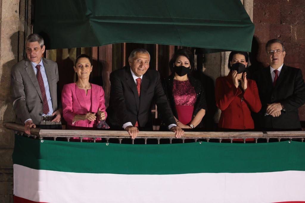 Claudia Sheinbaum, Adán Augusto López y Marcelo Ebrard en el Grito de la Independencia de AMLO