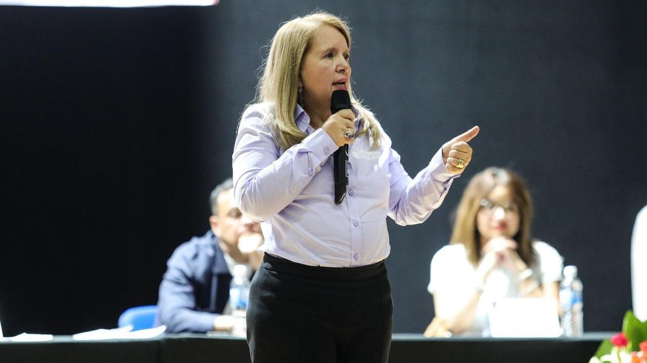 Loretta Ortiz inició campaña a la SCJN con respaldo del SME y Cooperativa La Cruz Azul