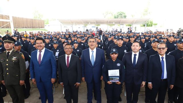 Sergio Salomón encabeza graduación de 170 policías