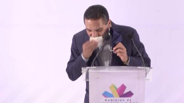 Silvano Aureoles sufre sangrado nasal