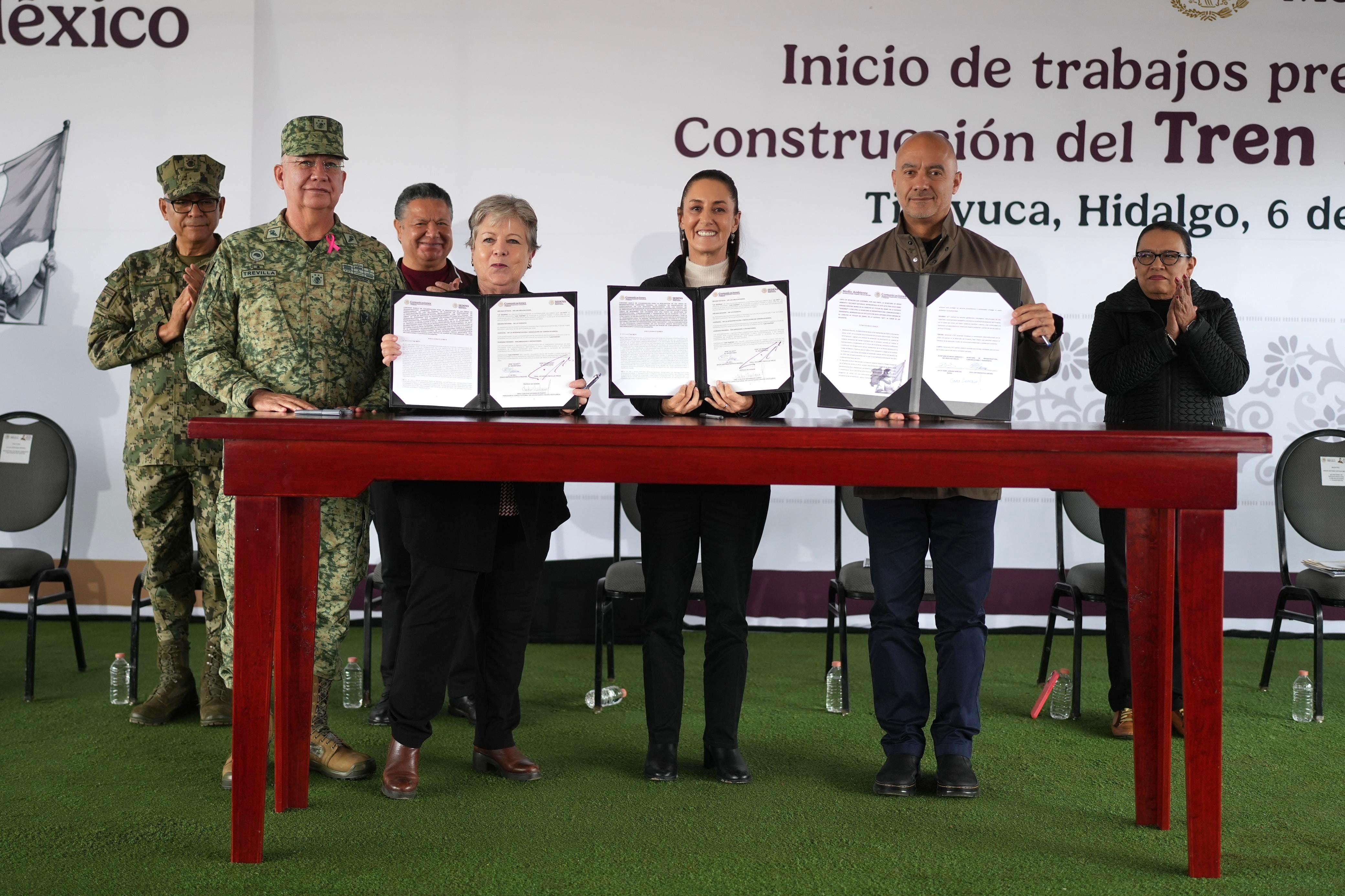 Claudia Sheinbaum da banderazo de salida del Tren México-Pachuca