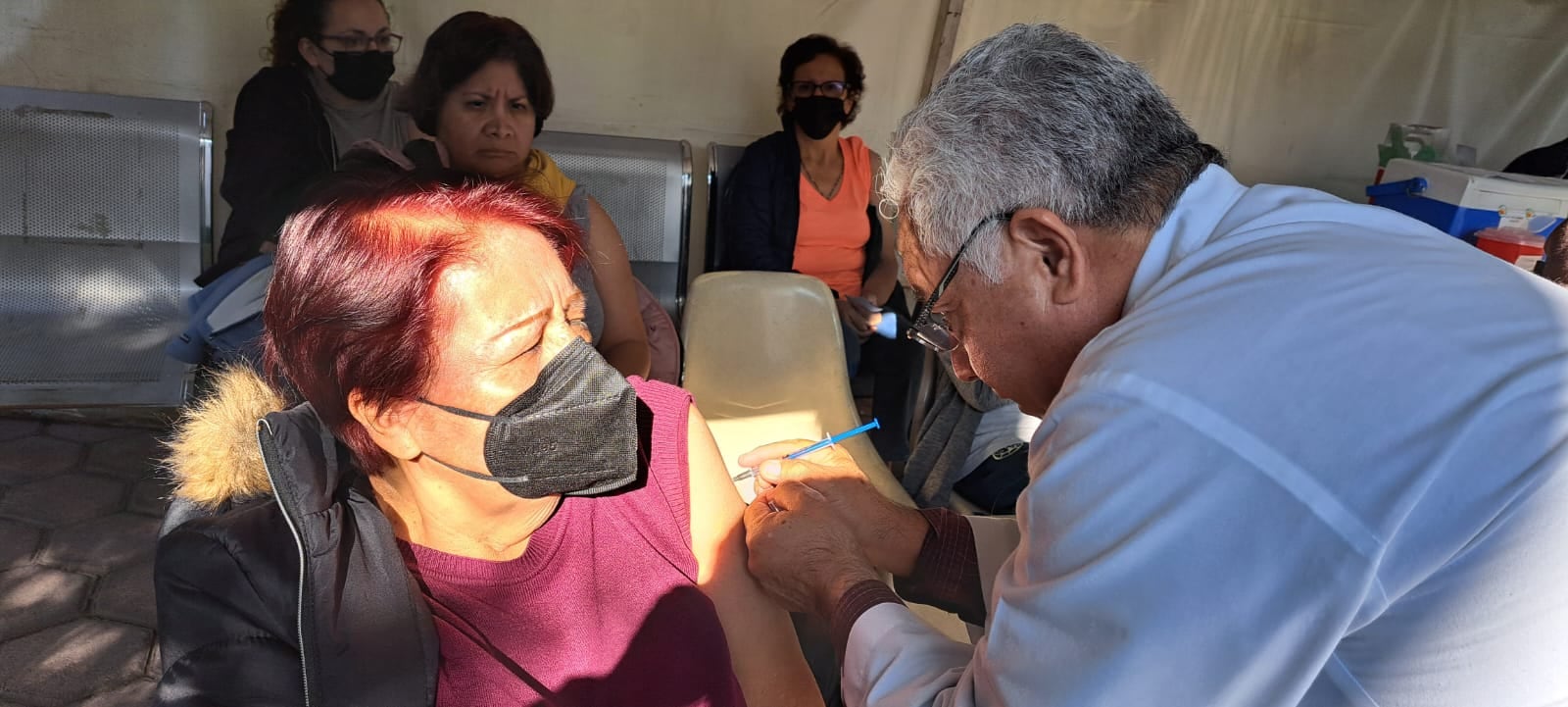 Sedes de vacunación en CDMX contra el Covid-19 en la temporada invernal 2023