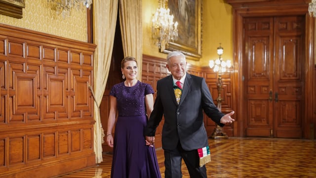 AMLO y Beatriz Gutierrez Müller en el Grito de Independencia 2024