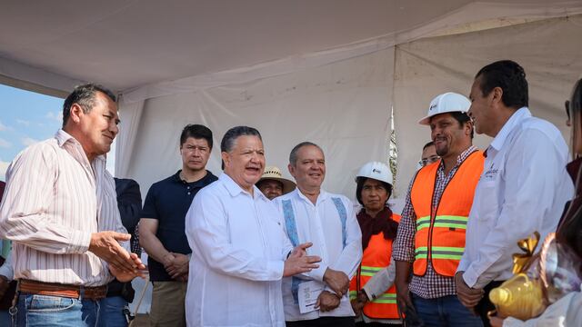 Julio Menchaca en el Valle del Mezquital