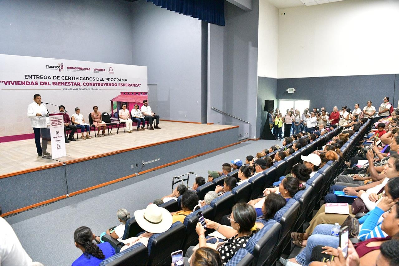 Tabasco otorga 485 certificados de Vivienda del Bienestar a jefas de familia.