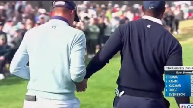 Tiger Woods le dio un tampón a Justin Thomas en pleno juego.