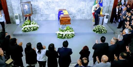 Homenaje a don Guillermo en Palacio de Gobierno