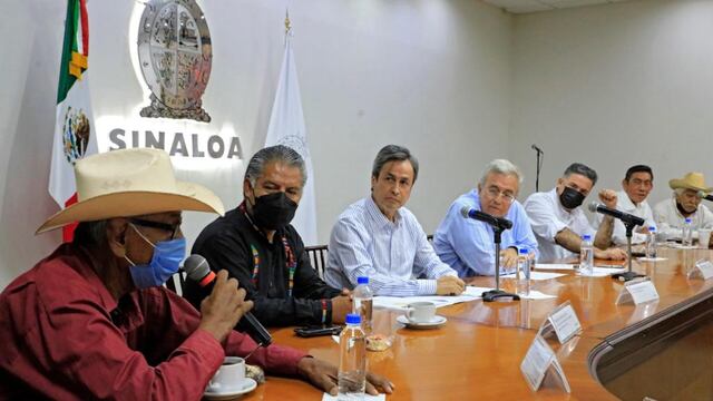 Rubén Rocha se reúne con gobernadores tradicionales indígenas