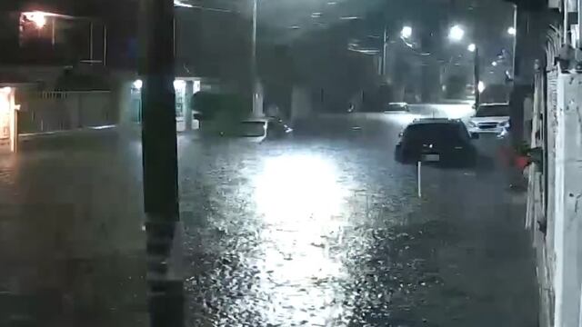 Fuertes lluvias generan inundaciones críticas en unidad Vicente Guerrero, Iztapalapa