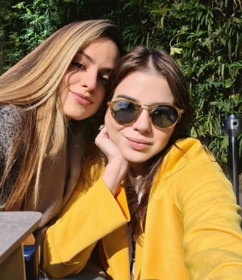 Fernanda Rocha Kanner y su hija
